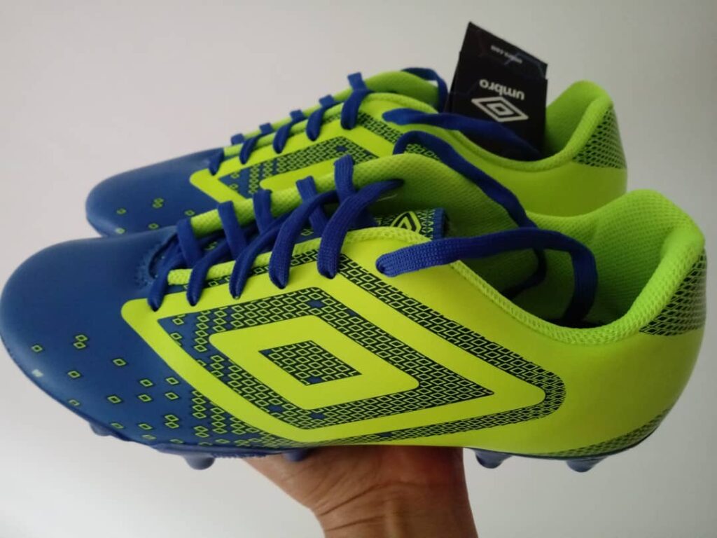 Chuteira Campo Umbro Flux Speed