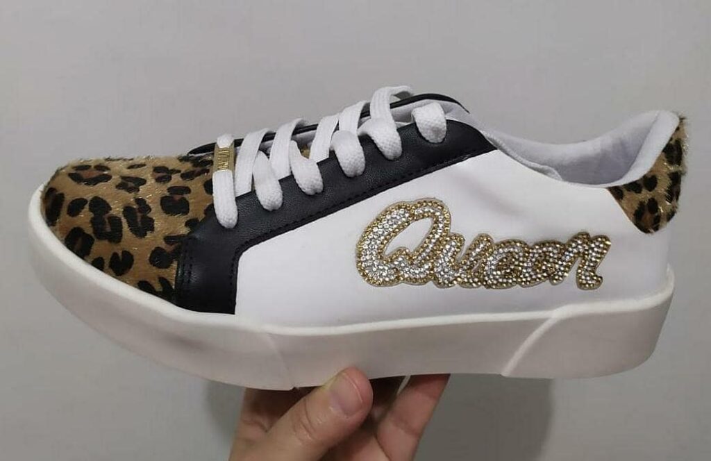 Tênis Feminino Casual Queen Hot Fix Onça Animal Print e Strass - Vizzano