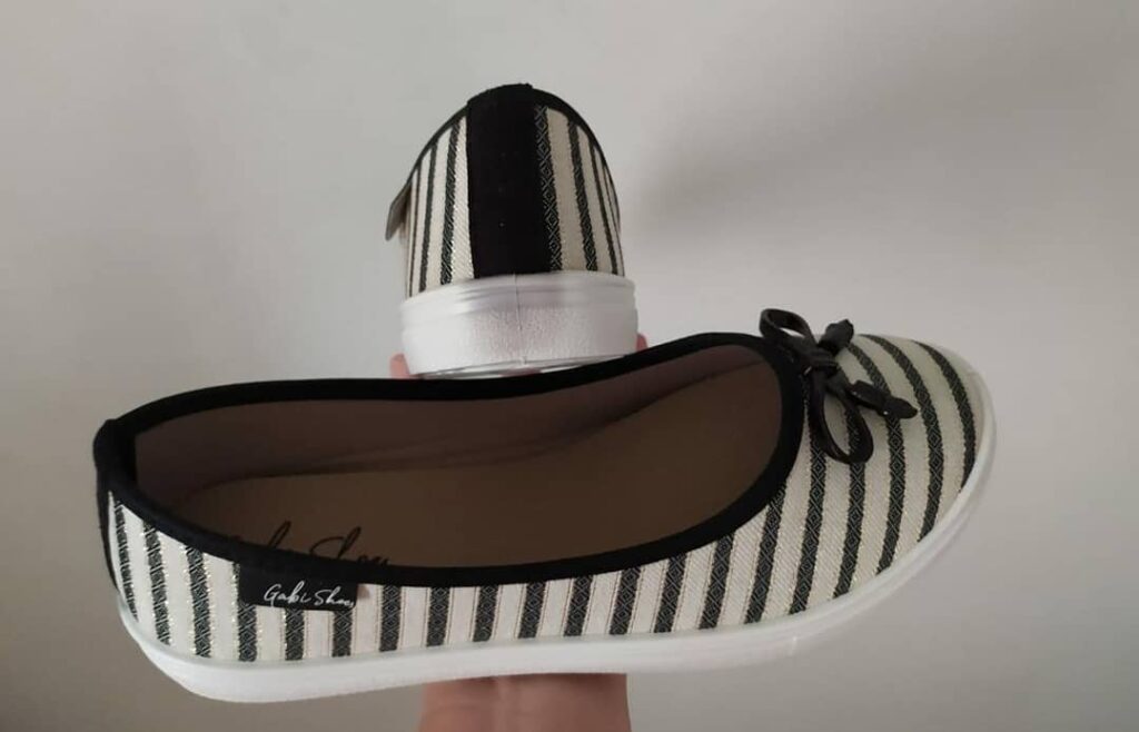 Sapatilha com Estampa Listrada e Laço na ponta - Gabi Shoes