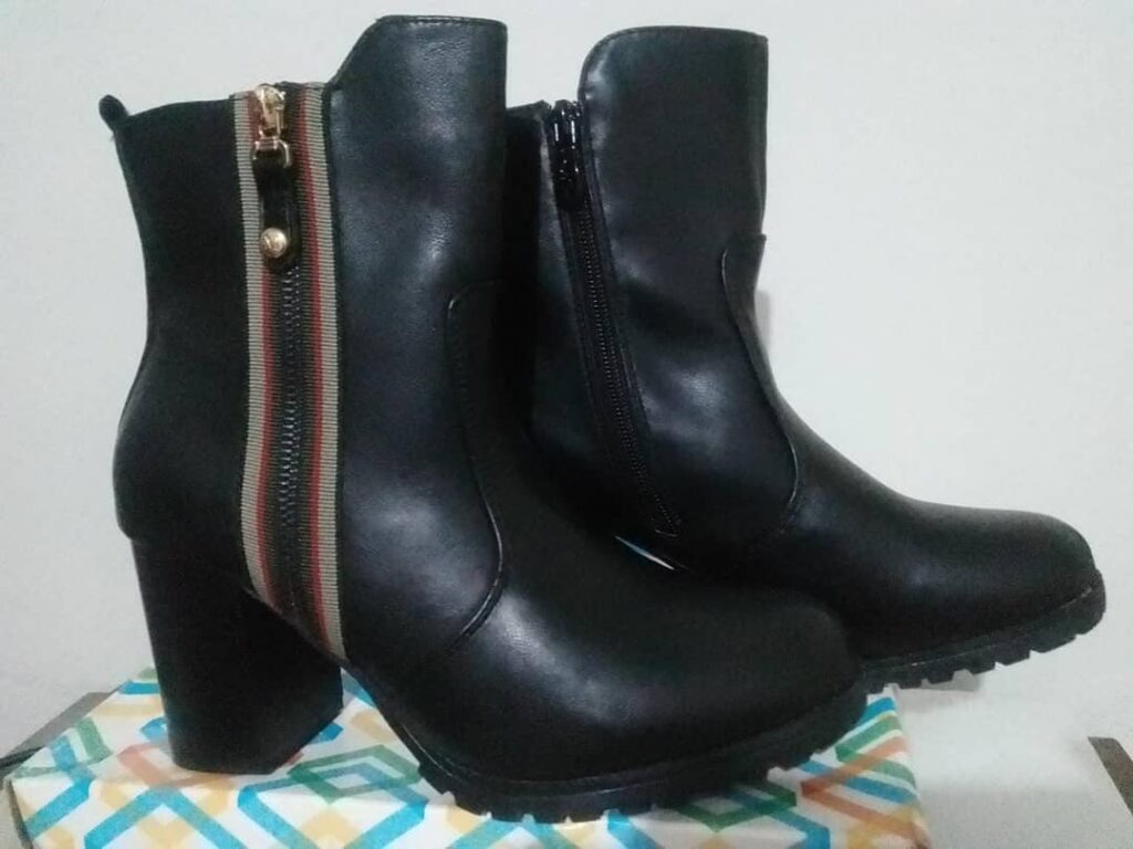 Bota Feminina Faixa Lateral Mooncity