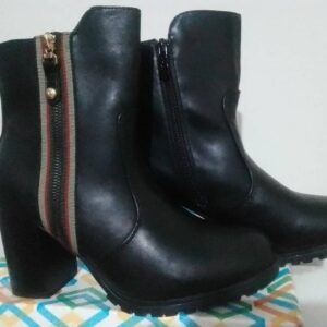 Bota Feminina Faixa Lateral Mooncity