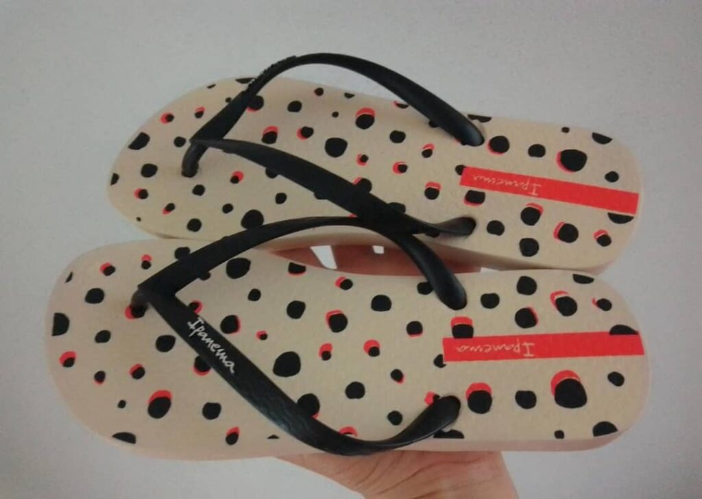 Chinelo Ipanema Temas V Estampa Poá