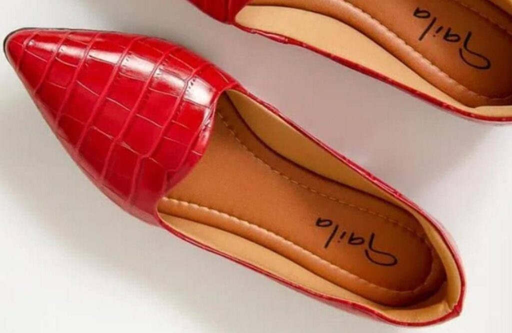 Sapatilha Bico Fino Vermelho Namoraria