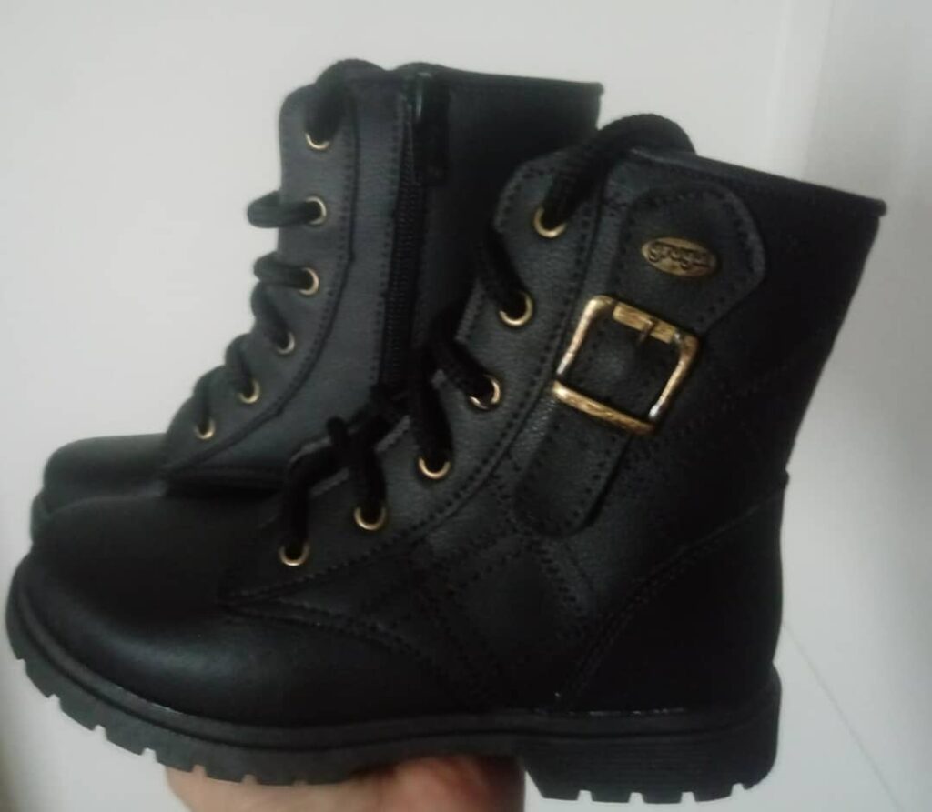 Bota Coturno Infantil com Fivela - Grugui - Preta
