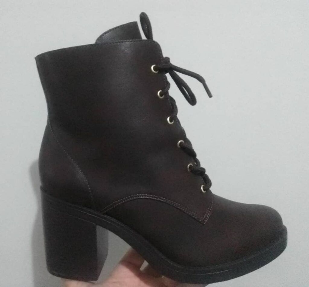 Bota Coturno Feminina Salto Grosso Quiz Café