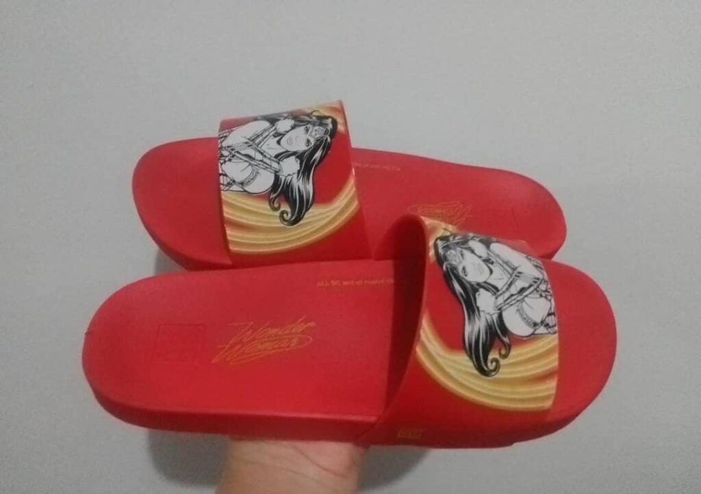 Chinelo Feminino Slide Mulher Maravilha Dc Super Heroi - Zaxy