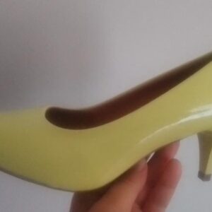 Scarpin Bico Fino Salto Baixo - Amarelo