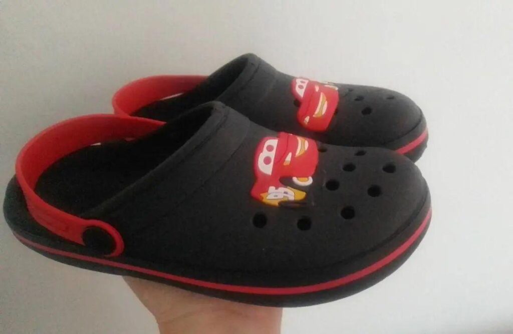 Babuche Infantil Relâmpago Mcqueen Preto e Vermelho