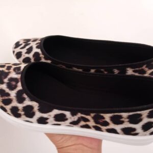 Sapatilha Animal Print Onça com Bico Redondo